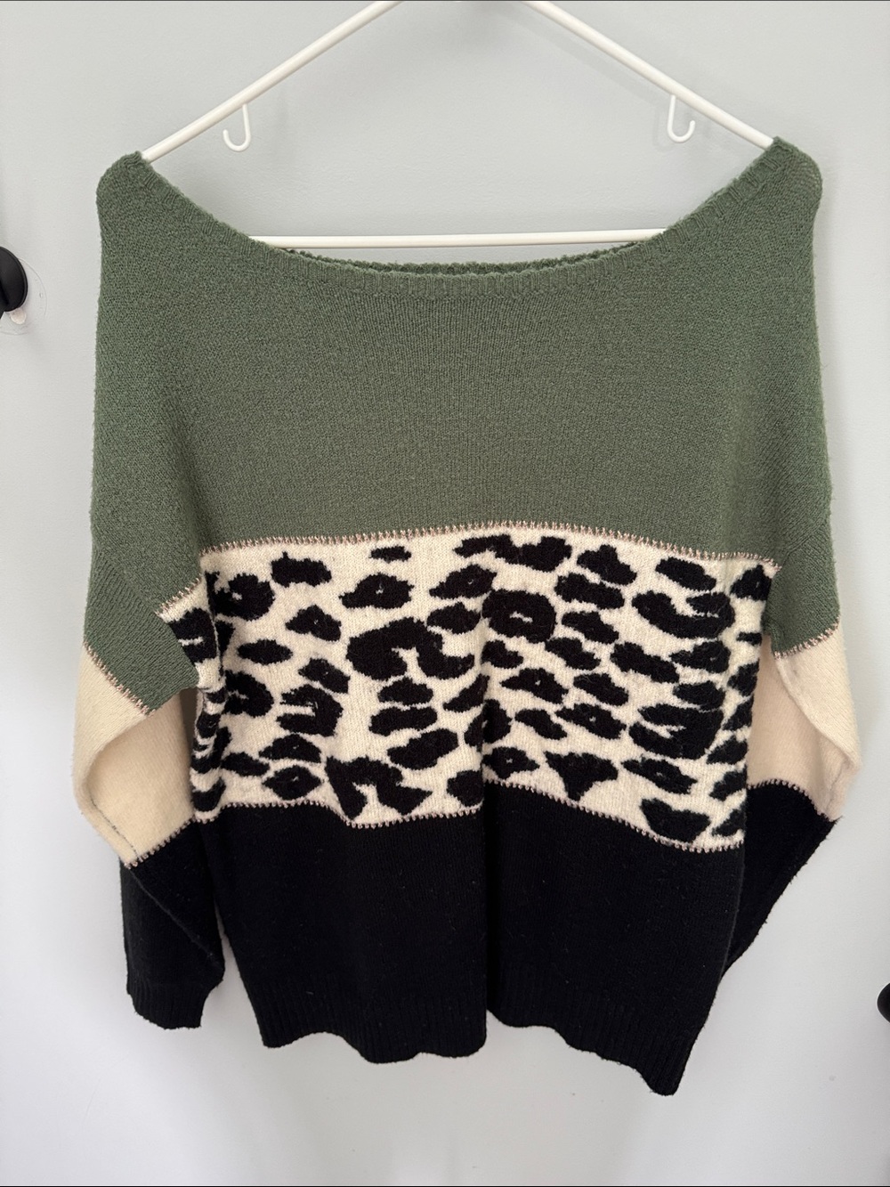 Venus Chunky Colorblock Leopard Sweater - Green/Black/Cream